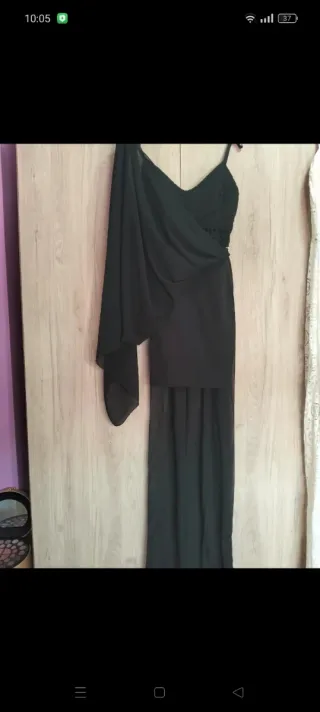 Vestido negro largo con encaje