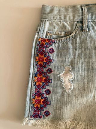 Shorts vaqueros Hollister bordados