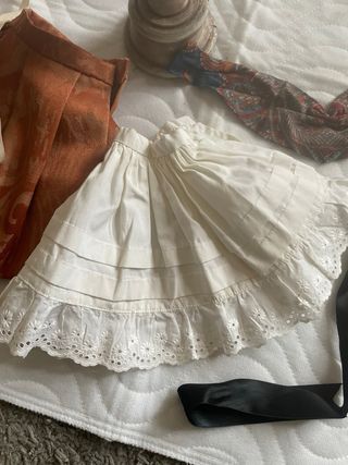 Maniquí Ropa Regional Naranja y Negro