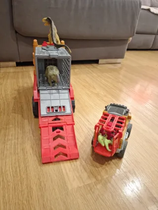 Camión Jurassic World con figura