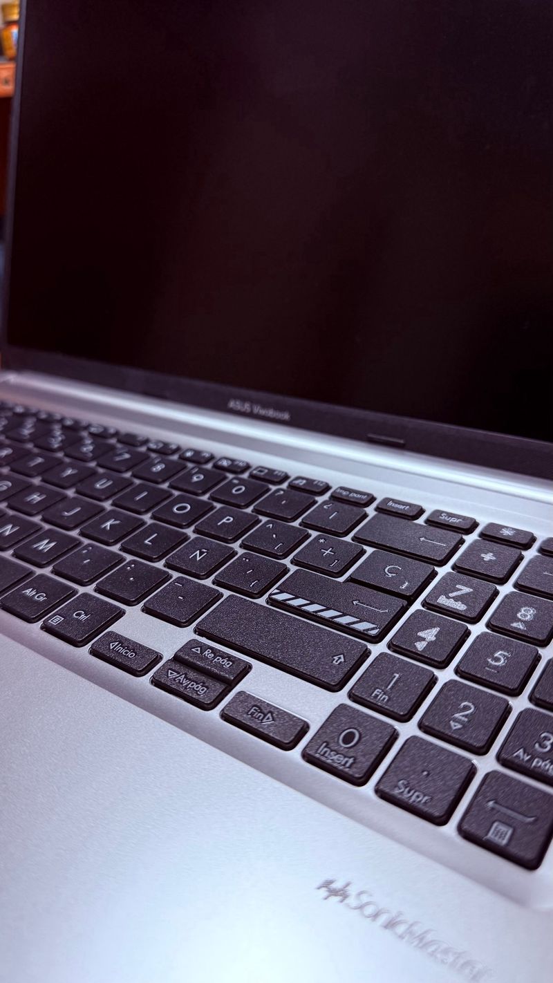 Portátil ASUS Vivobook | Intel Core i7 11th gen afbeelding 2