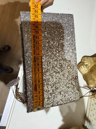 Bolso de fiesta plateado con cadena