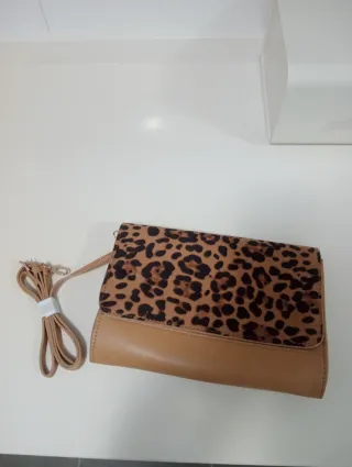 Bolso de mano con estampado de leopardo