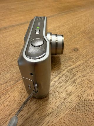 Cámara Digital Nikon Coolpix L3 Plata 5.1MP