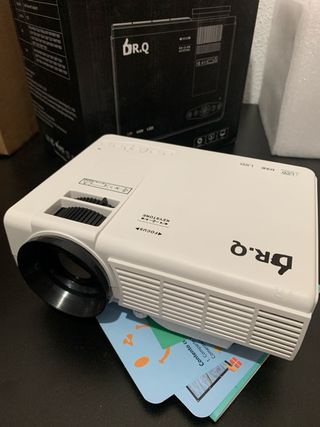 Proyector DR. Q 2400 Lumen
