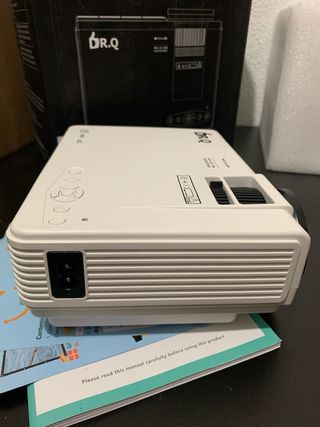 Proyector DR. Q 2400 Lumen