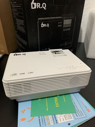 Proyector DR. Q 2400 Lumen