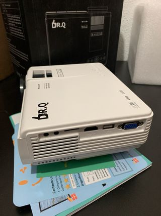 Proyector DR. Q 2400 Lumen