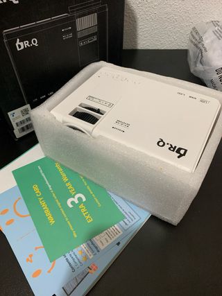 Proyector DR. Q 2400 Lumen