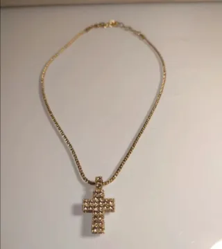 Colgante Swarovski Cruz Insignia Dorada