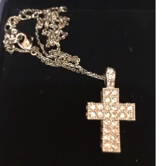 Colgante Swarovski Cruz Insignia Dorada