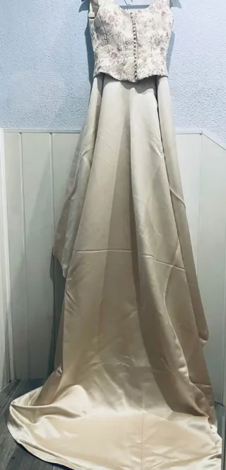 Vestido de Novia Dorado con Bordado