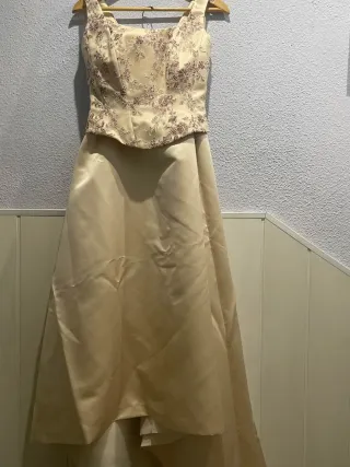 Vestido de Novia Dorado con Bordado