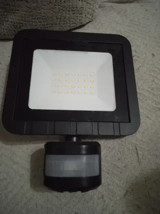 Foco LED Exterior con Sensor Movimiento