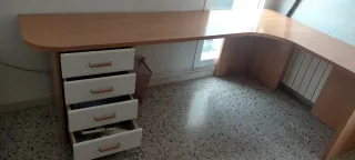 Mesa de escritorio L madera