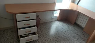 Mesa de escritorio L madera