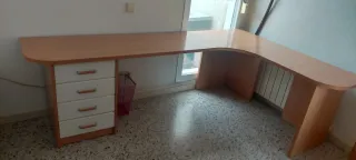 Mesa de escritorio L madera