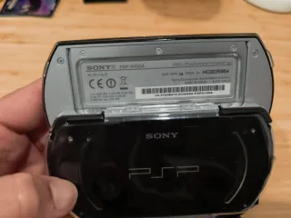 PSP Go N1004 16GB Negra