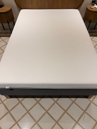 Base Cama + Colchón Doble IKEA. Perfecto estado!