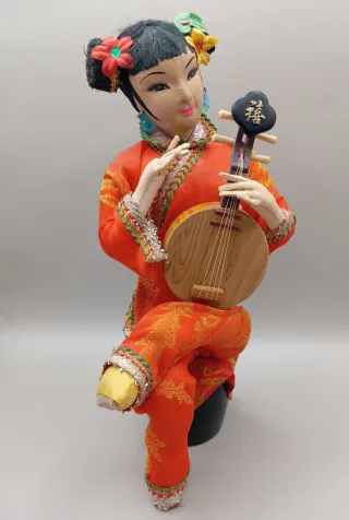 Bambola orientale da collezione vintage