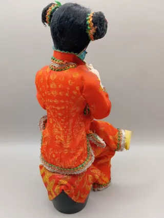 Bambola orientale da collezione vintage