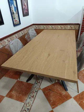 Mesa de comedor y 4 sillas