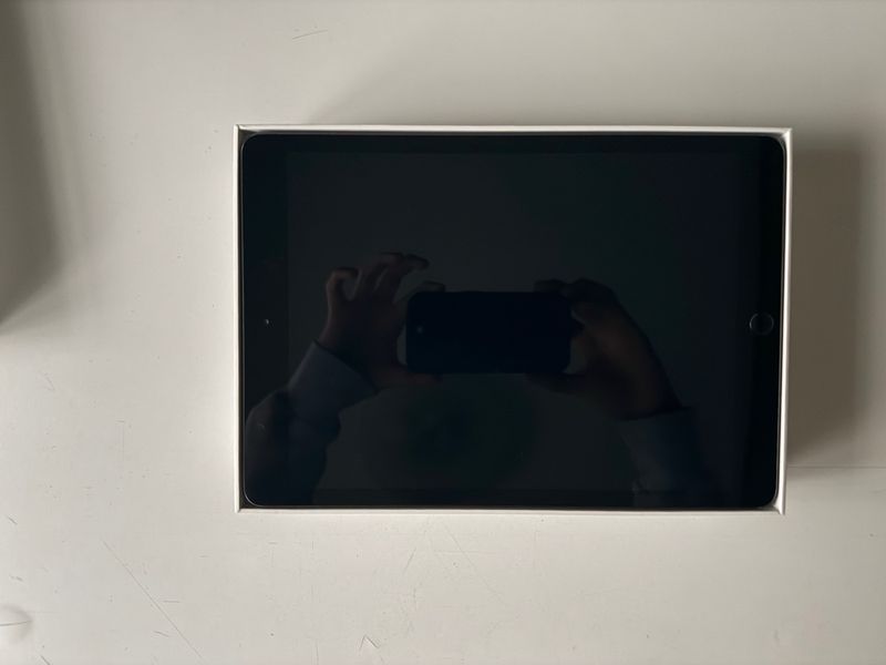 iPad 8ª gen 128GB Gris Espacial afbeelding 3