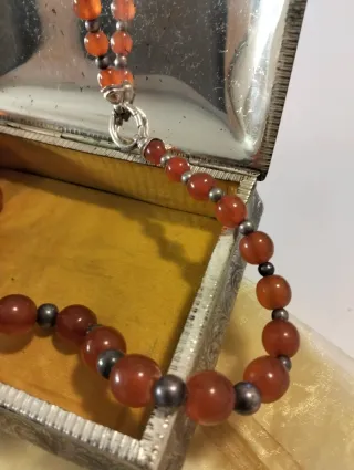 Collana con perle in giada e argento