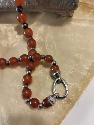 Collana con perle in giada e argento