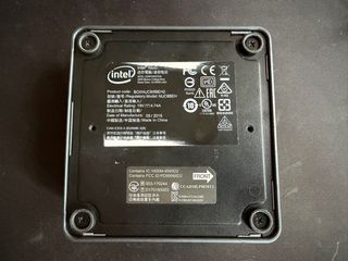 Intel NUC8I5BEH2 Mini PC