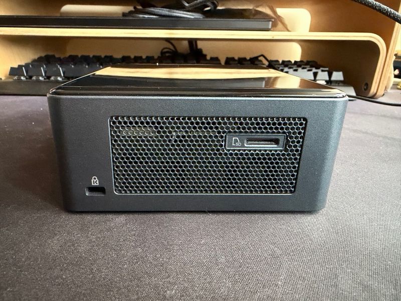 Intel NUC8I5BEH2 Mini PC afbeelding 3