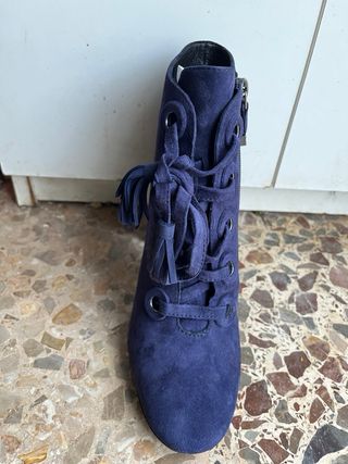 Botines azules de ante con flecos