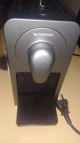 Cafetera Nespresso Negra