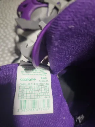 Patines en línea grises y morados