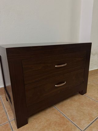 Mueble bajo de madera