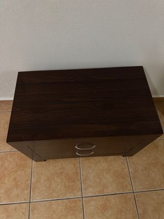 Mueble bajo de madera
