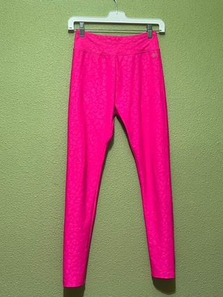 Leggings deportivos rosa con estampado