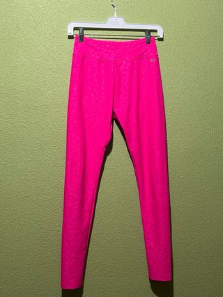 Leggings deportivos rosa con estampado