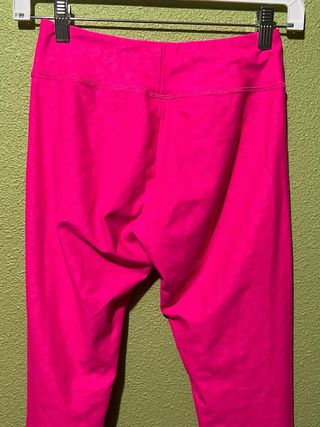 Leggings deportivos rosa con estampado