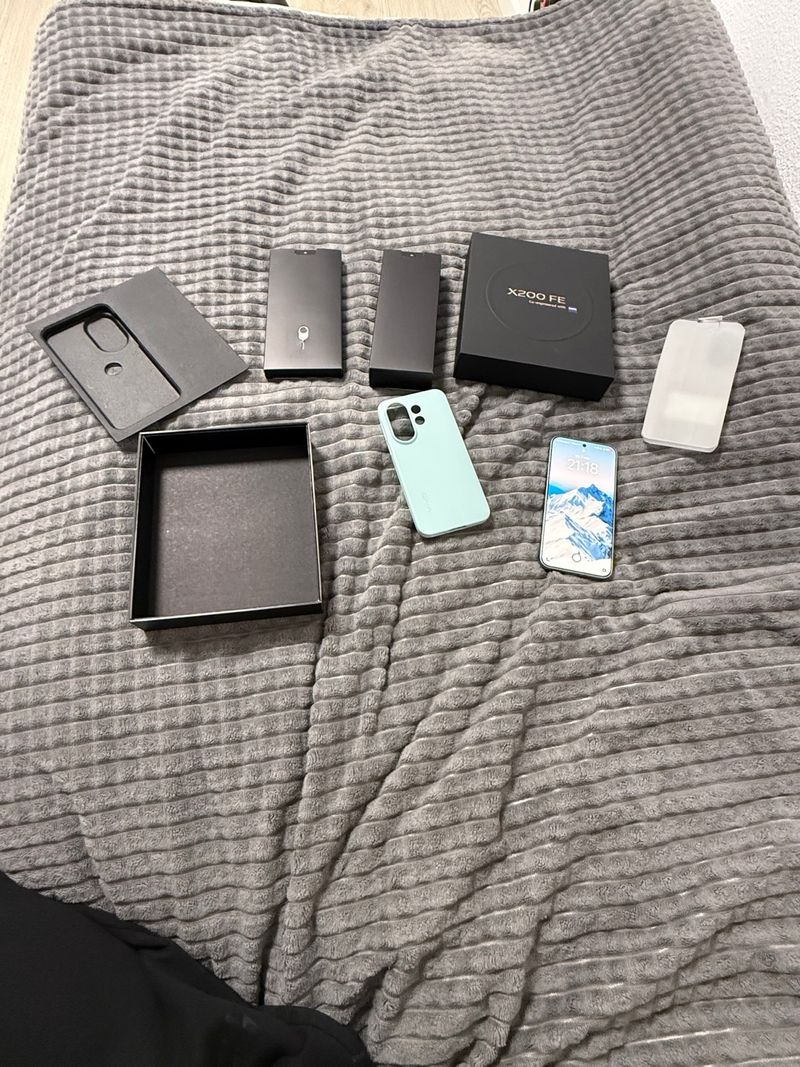 Vivo 200 FE + Factura Media Markt
