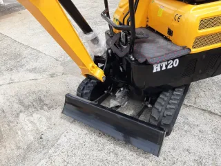 Miniexcavadora motor Kubota 2000 kg