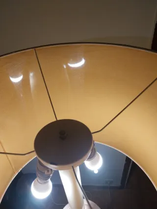 Lámpara de pie antigua grande