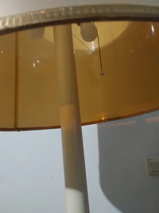 Lámpara de pie antigua grande