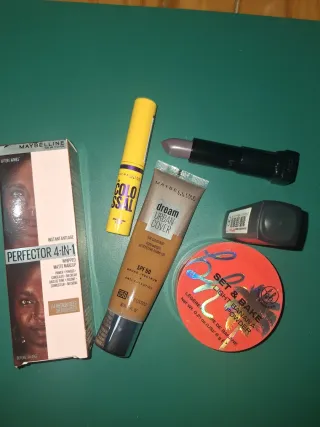 Maybelline Lote Maquillaje: Base, Máscara, Labial