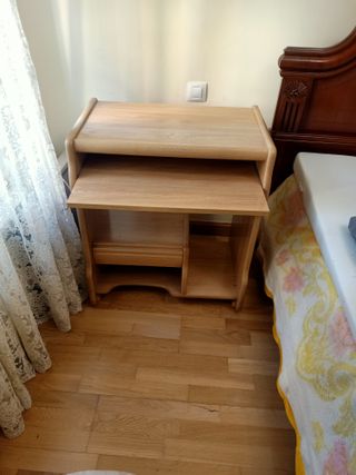 Mesa de escritorio de madera
