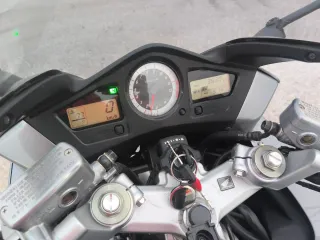 Honda VFR 800cc Moto Deportiva Gris