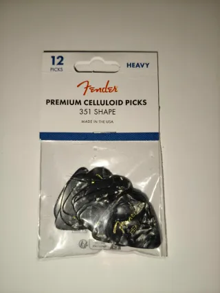 12 Púas Fender Celluloid Heavy 351