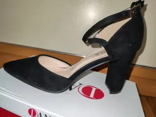 Zapatos de tacón negros