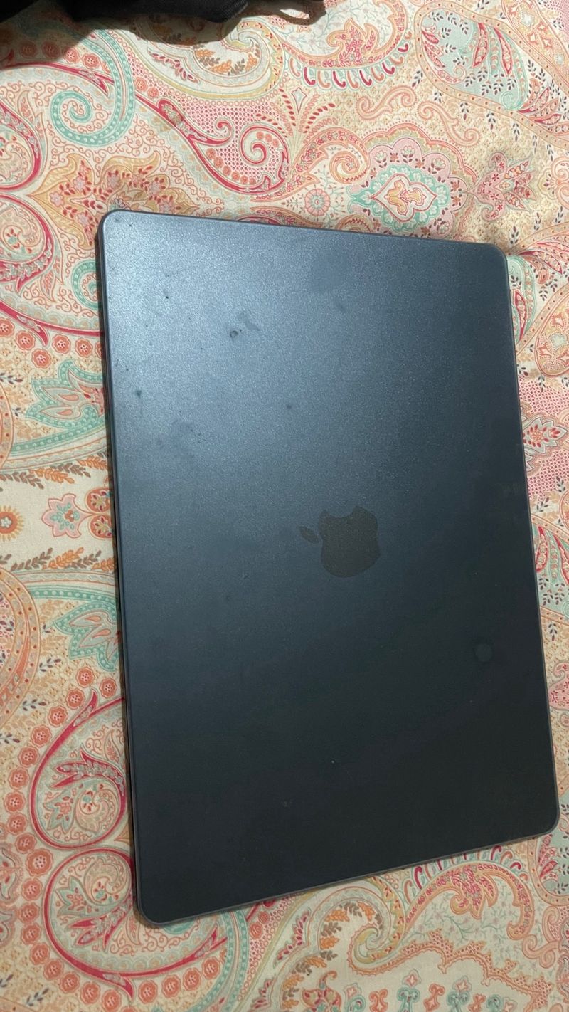 MacBook Air 15 M3 azul marino afbeelding 2