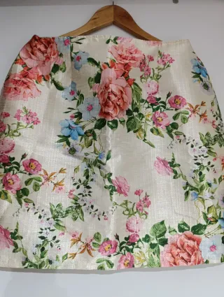 Falda corta floral fiesta